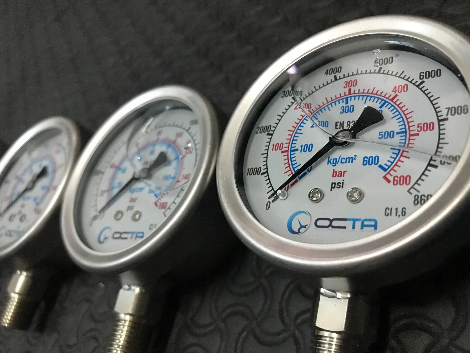 octa pressure gauge